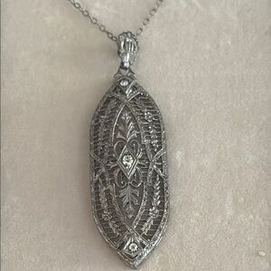 Elegant Art Deco Silver filigree crystal Pendant Necklace